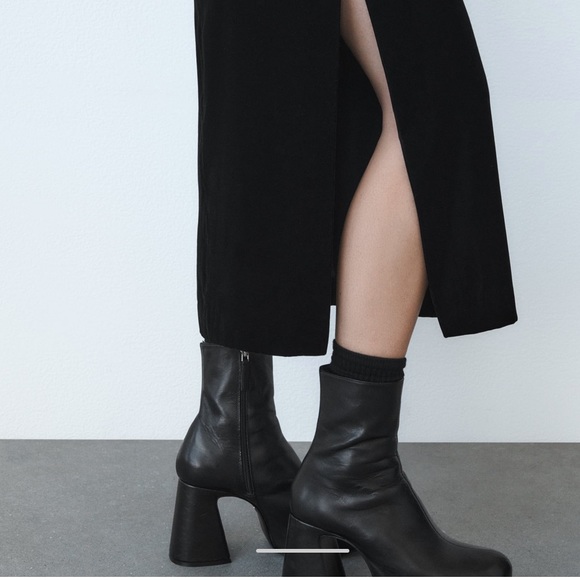 💜SOLD OUT NWT ZARA MIDI VELVET DRESS - Picture 3 of 6